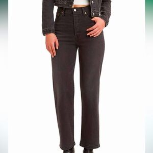 Levi’s Ribcage Straight Leg Jeans